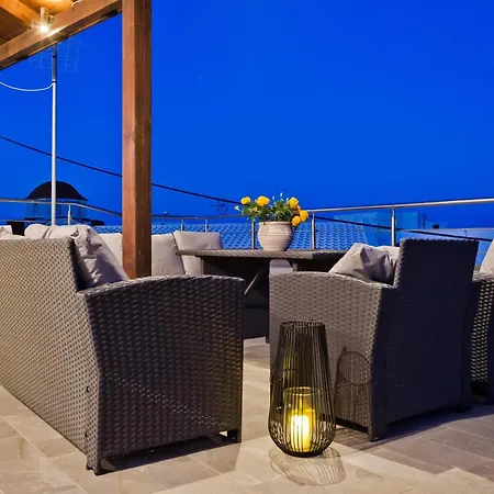 Hermes' Getaway Diafánion