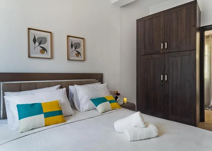 Hermes' Getaway Diafánion